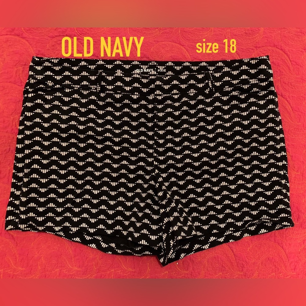 PLUS SIZE Old Navy PIXIE style shorts size 18